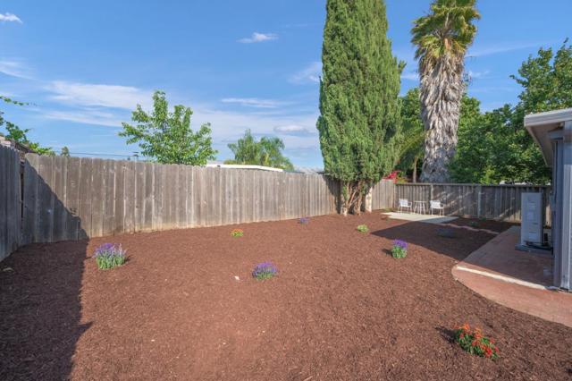 42758 Charleston Way, Fremont CA: https://media.crmls.org/mediaz/2da5a5c1-c0f4-4021-8669-12708fe76ec0.jpg