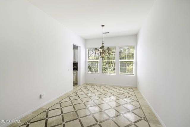 3178 Sunset Hills Boulevard, Thousand Oaks CA: https://media.crmls.org/mediaz/2da5d9a0-c861-44ce-8e13-f8fa1bcd2448.jpg