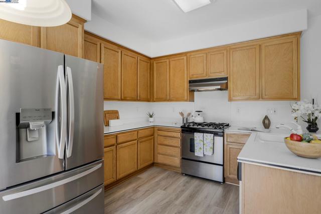 Image 11 of 58 For 552 Stonehaven Ct