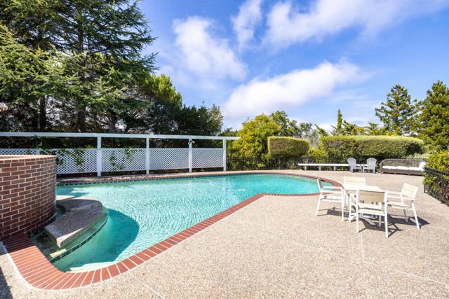 75 Eugenia Way, Hillsborough CA: https://media.crmls.org/mediaz/2da61710-e40d-492e-8a96-a55ead29bca4.jpg