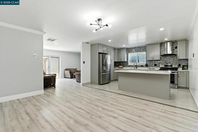 1015 Falcon Dr, Vallejo CA: https://media.crmls.org/mediaz/2da65c70-9148-4e28-b15d-633b5dd53604.jpg