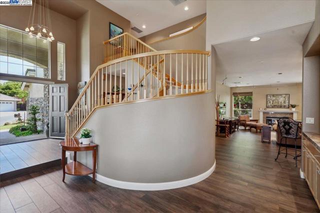 3761 SMALLWOOD COURT, Pleasanton CA: https://media.crmls.org/mediaz/2da74347-4a50-4110-ac13-e679ef8a7e32.jpg