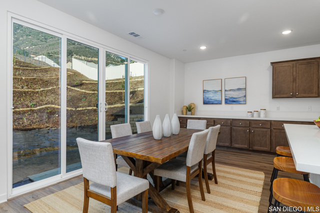 15217 Dawning CT, Lake Elsinore CA: https://media.crmls.org/mediaz/2da77631-718f-4e81-be03-015d7166b3cd.jpg