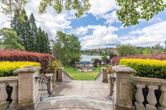 4009 W Lakeshore Drive, San Ramon CA: https://media.crmls.org/mediaz/2da7d0e0-dcec-4e3d-9aca-d4e08523a987.jpg