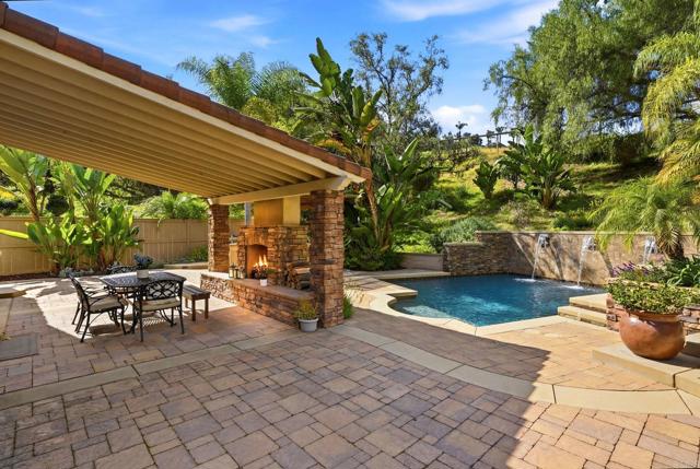 Detail Gallery Image 6 of 55 For 6161 Paseo Tienda, Carlsbad,  CA 92009 - 4 Beds | 3/1 Baths