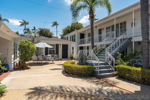 5064 Marlborough Dr, San Diego CA: https://media.crmls.org/mediaz/2da86aab-10f5-429b-884b-cf5d4f55f59c.jpg