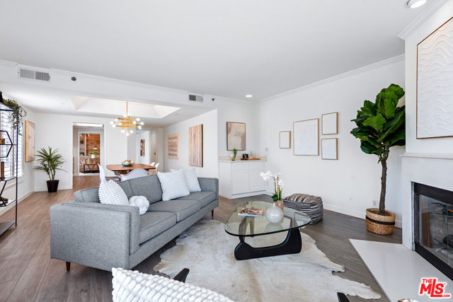 1914 Selby Avenue, Los Angeles CA: https://media.crmls.org/mediaz/2da88976-b88d-41c6-94fe-ae611a08dd37.jpg