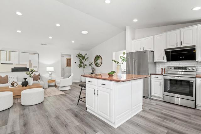 45490 Concho Court, Fremont CA: https://media.crmls.org/mediaz/2da8f412-6cfc-40da-9d9d-46ca8d04a186.jpg