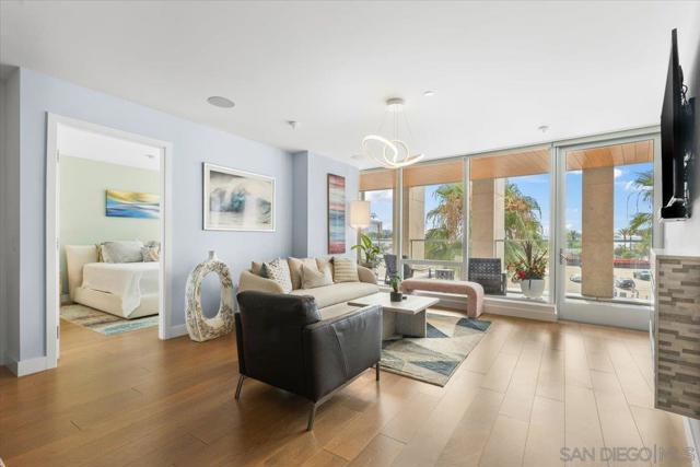 888 W E Street, San Diego CA: https://media.crmls.org/mediaz/2da93a78-ccee-49a2-a1f1-5635cb489c98.jpg