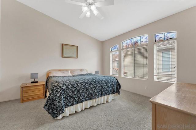 938 Camino De La Reina, San Diego CA: https://media.crmls.org/mediaz/2da9529f-94d9-4fcf-980c-946f084f16a7.jpg