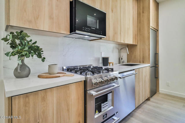 514 W Washington Boulevard, Pasadena CA: https://media.crmls.org/mediaz/2da98da7-38a6-4d4e-8972-73ae230323dc.jpg