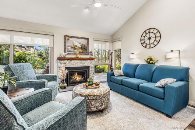 17357 Plaza Maria, San Diego CA: https://media.crmls.org/mediaz/2da9cd05-7b4f-4201-9784-ac986ec9b1d1.jpg