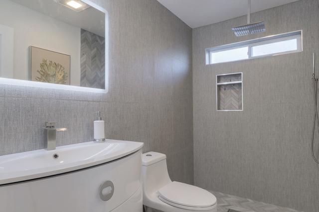 116 Daphne Way, East Palo Alto CA: https://media.crmls.org/mediaz/2daa1273-ac0e-427f-a6c7-c61e3b70d588.jpg