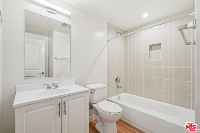 2922 8th Avenue, Los Angeles CA: https://media.crmls.org/mediaz/2daa94c4-7fe6-4dec-8c45-fa496850637a.jpg