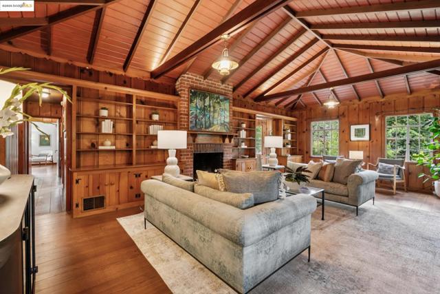 5550 Snake Road, Oakland CA: https://media.crmls.org/mediaz/2daae8d7-ff48-4887-816a-7d6ef8a3201c.jpg