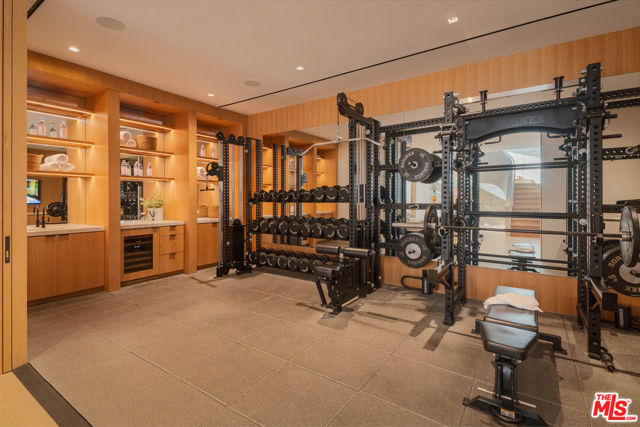 1520 Carla, Beverly Hills CA: https://media.crmls.org/mediaz/2dab06cf-231d-4153-8b30-e0f1bf6712d1.jpg