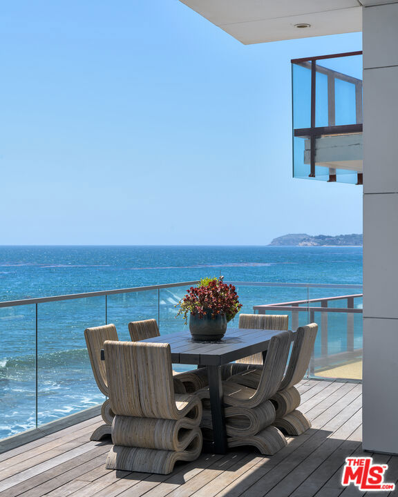 26814 Malibu Cove Colony Drive, Malibu CA: https://media.crmls.org/mediaz/2dab1c00-f96d-4627-9ad7-a281485c2fb7.jpg