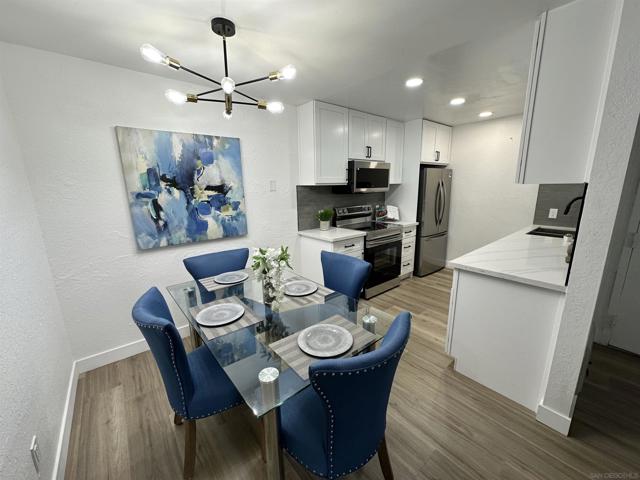 9889 Caminito Marlock, San Diego CA: https://media.crmls.org/mediaz/2dabee83-76a1-4254-b9e0-dd99c4c8b7ed.jpg