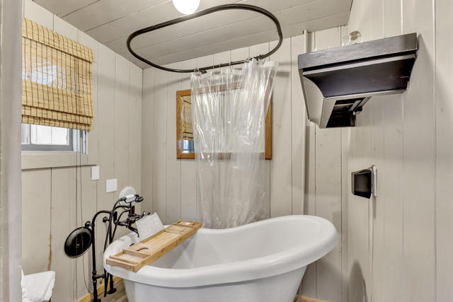 25585 Alderwood St Street, Idyllwild CA: https://media.crmls.org/mediaz/2dac3167-5cbe-4334-b876-baa3652c60d8.jpg