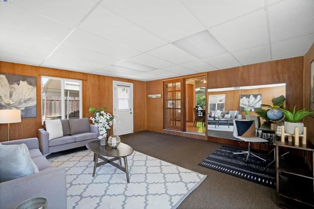 745 Wasatch Dr, Fremont CA: https://media.crmls.org/mediaz/2dac7769-91a4-4e0a-a465-1b29b843b117.jpg