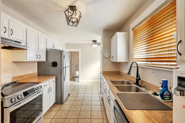 2452 Humboldt Avenue, Oakland CA: https://media.crmls.org/mediaz/2dad196c-6234-40e2-ad08-0d85da6ed8a1.jpg