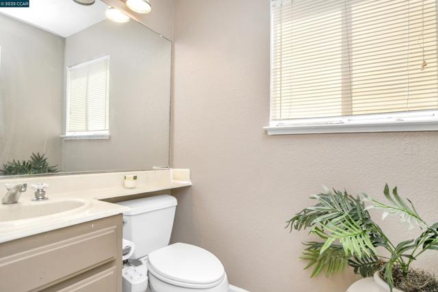 5008 Brookhaven Way, Antioch CA: https://media.crmls.org/mediaz/2dada099-f131-4398-9620-01da9fc334f2.jpg