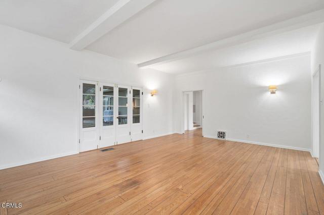 2009 Sierra Place, Glendale CA: https://media.crmls.org/mediaz/2dadb9f4-39cf-4943-a641-8951fb06ac39.jpg