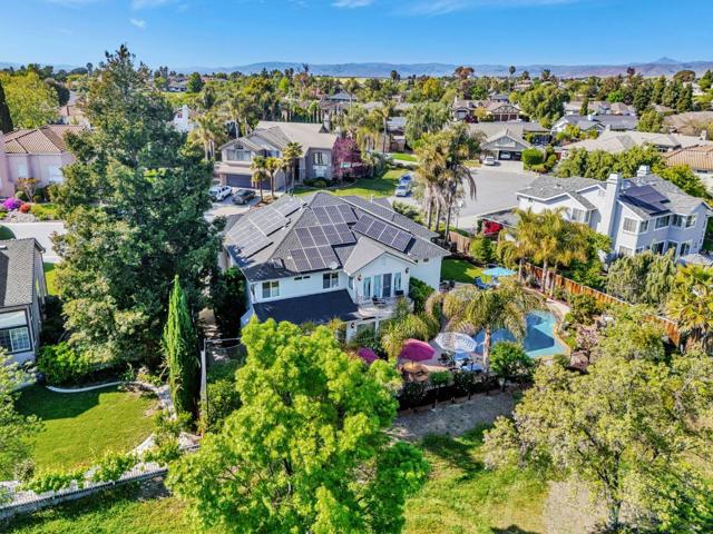 290 Bonnie Lane, Hollister CA: https://media.crmls.org/mediaz/2dae0e09-7152-4f7d-86d2-f0df5070f518.jpg