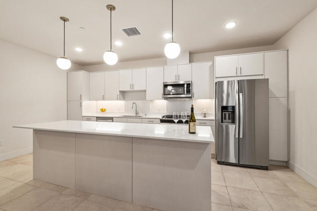 211 The, Palm Springs CA: https://media.crmls.org/mediaz/2dae36b6-955b-4d6f-a59c-5ba8c327e099.jpg