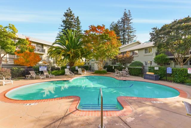 20 Willow Road, Menlo Park CA: https://media.crmls.org/mediaz/2dae710b-01f6-4019-8604-df65f151ca22.jpg