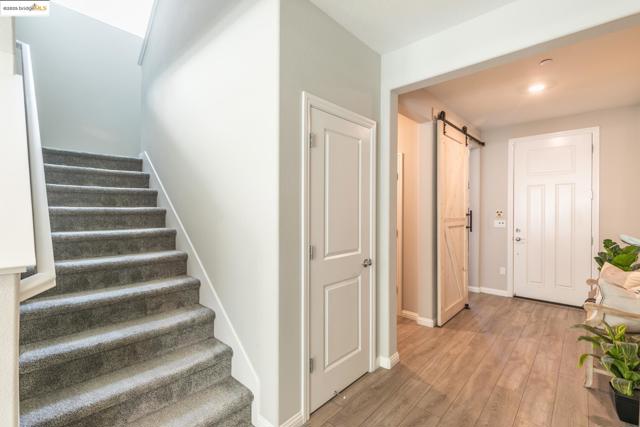 144 Scott Creek Way, Brentwood CA: https://media.crmls.org/mediaz/2daead28-92a6-4585-9b56-cd736129d889.jpg
