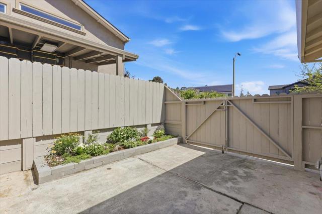 764 Bain Place, Redwood City CA: https://media.crmls.org/mediaz/2daec10a-0d65-4ca5-95eb-46a78e78cc9c.jpg