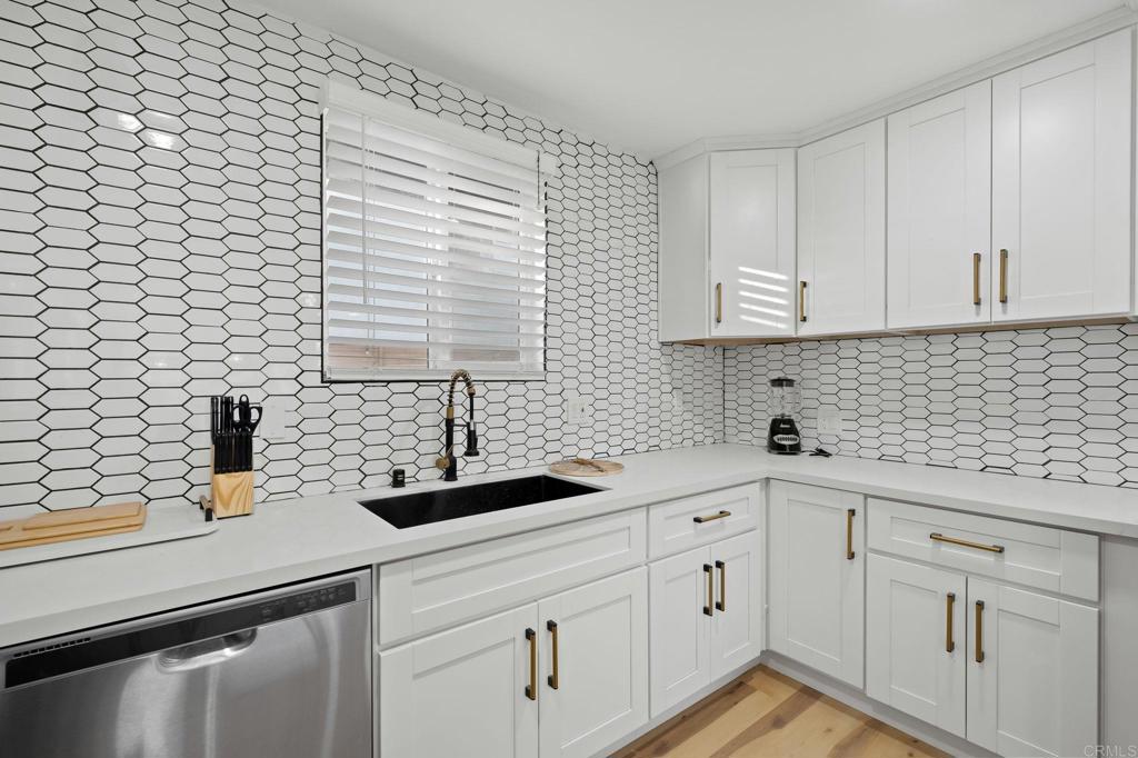 5028 Monroe Avenue - photo 10