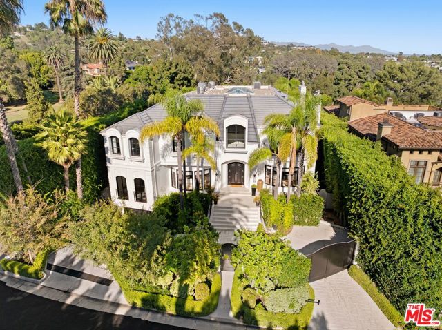 8 Oakmont Drive, Los Angeles CA: https://media.crmls.org/mediaz/2daf9f9e-fc69-4071-9814-0b784407558e.jpg