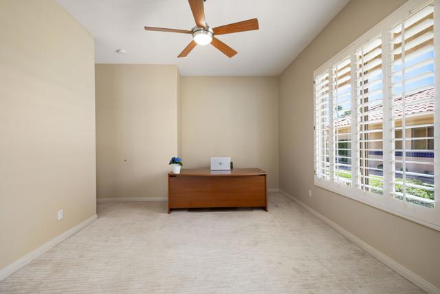 285 Kavenish Drive, Rancho Mirage CA: https://media.crmls.org/mediaz/2dafc52d-4728-45e0-85c1-ebe802229a12.jpg