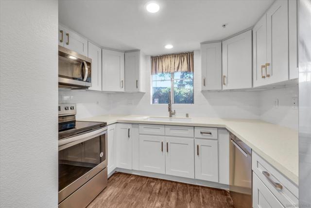 155 N Cross Creek Rd, Orange CA: https://media.crmls.org/mediaz/2db08031-5849-43d0-b209-d4646a078431.jpg