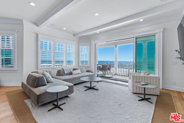 31656 Sea Level Drive, Malibu CA: https://media.crmls.org/mediaz/2db15a71-b37f-42fc-8d42-d6f883953ef2.jpg