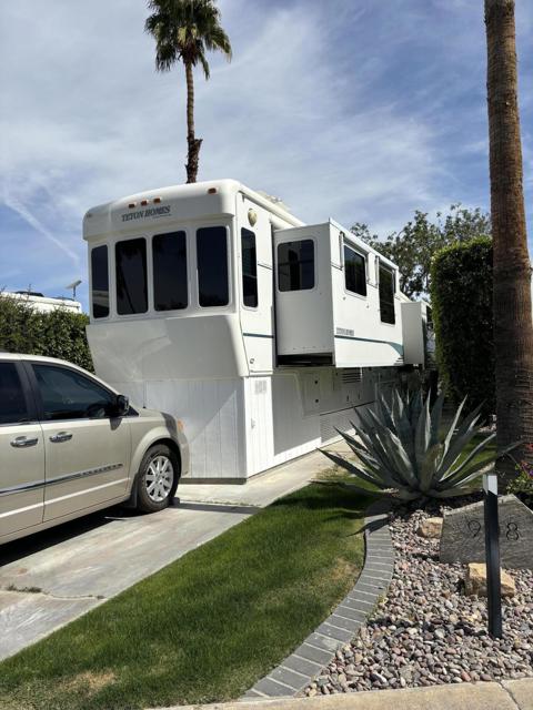69411 Ramon Road, Cathedral City CA: https://media.crmls.org/mediaz/2db267bf-117d-46bc-8b73-00512d02bb28.jpg