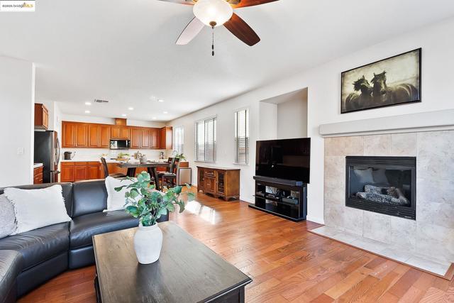 115 Tennyson Ct, Discovery Bay CA: https://media.crmls.org/mediaz/2db2bf0b-062b-4c9a-a083-1204e7e2192e.jpg