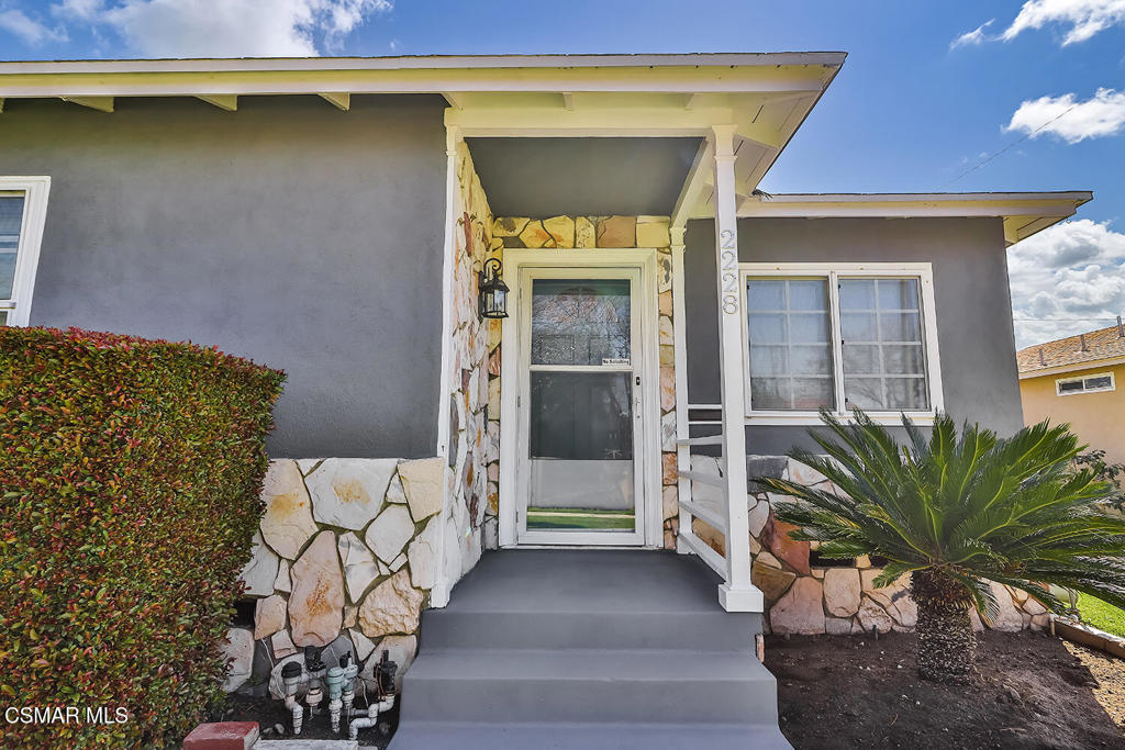 2228 N Valley StreetBurbank img 24
