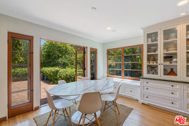 221 S Beverly Glen Boulevard, Los Angeles CA: https://media.crmls.org/mediaz/2db3a194-a048-4155-b37a-c250863faf31.jpg