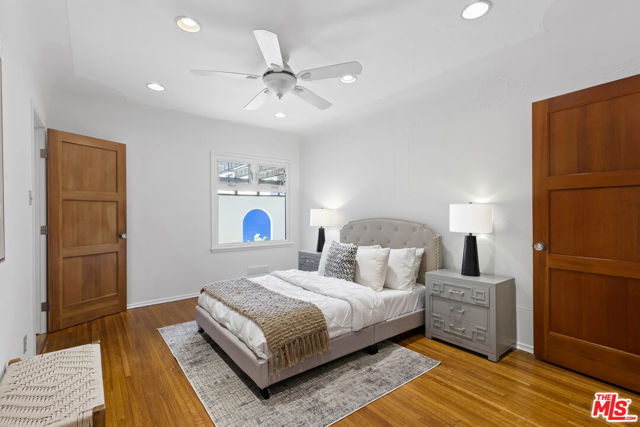 1335 S Sierra Bonita Avenue, Los Angeles CA: https://media.crmls.org/mediaz/2db3f09a-c0e4-408a-9d5b-51400b8b7dea.jpg