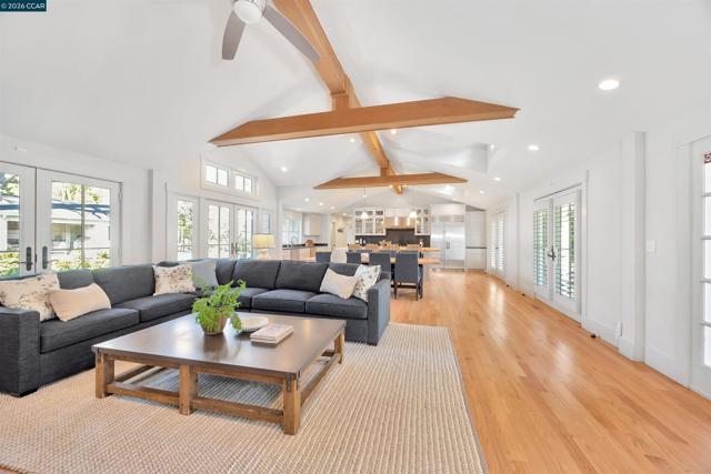 Image 5 of 53 For 942 Raintree Pl