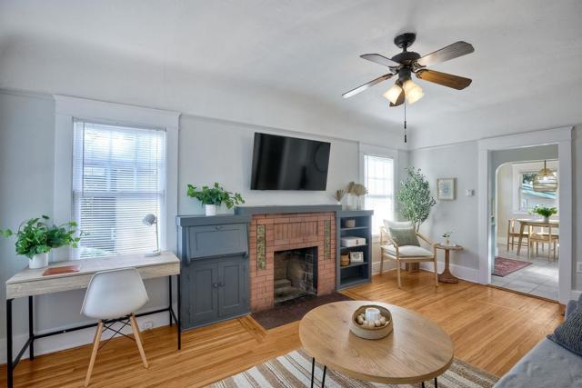 3670 Florida St, San Diego CA: https://media.crmls.org/mediaz/2db44d08-54a6-4cd4-9a06-e3c3b7e4638c.jpg