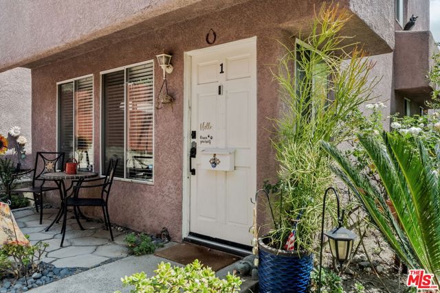 10249 Tujunga Canyon Boulevard, Tujunga CA: https://media.crmls.org/mediaz/2db4e9b2-f795-48eb-bf81-c9fa836a6321.jpg