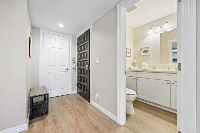 Detail Gallery Image 10 of 43 For 2505 Navarra, Carlsbad,  CA 92009 - 1 Beds | 1/1 Baths