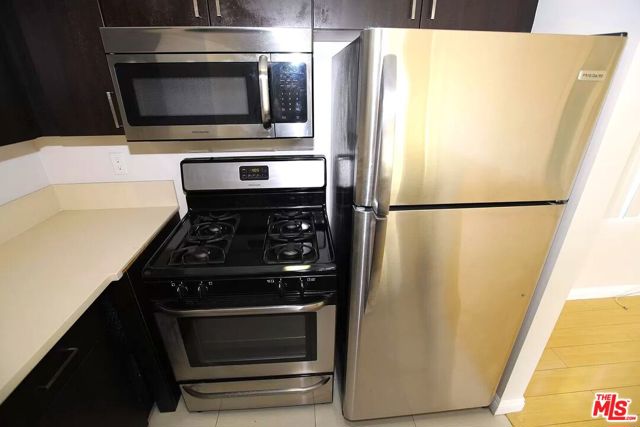 4405 Matilija Avenue, Sherman Oaks CA: https://media.crmls.org/mediaz/2db5c3bd-52d9-4860-bfaf-93daa952b492.jpg