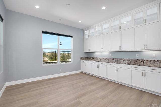 Detail Gallery Image 17 of 46 For 1733 Lemonadeberry Ln, Vista,  CA 92084 - 5 Beds | 3/1 Baths