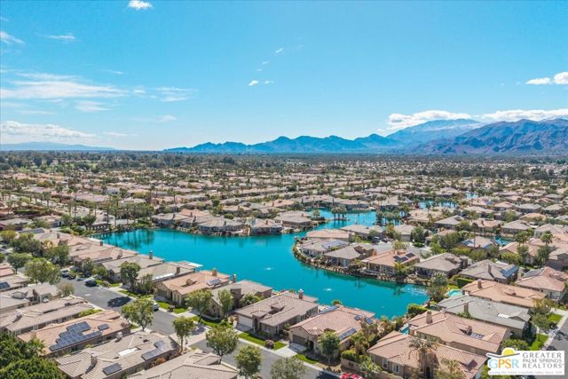 109 Shoreline Drive, Rancho Mirage CA: https://media.crmls.org/mediaz/2db5f348-7be5-43cd-aa7c-6ebbb6964b42.jpg