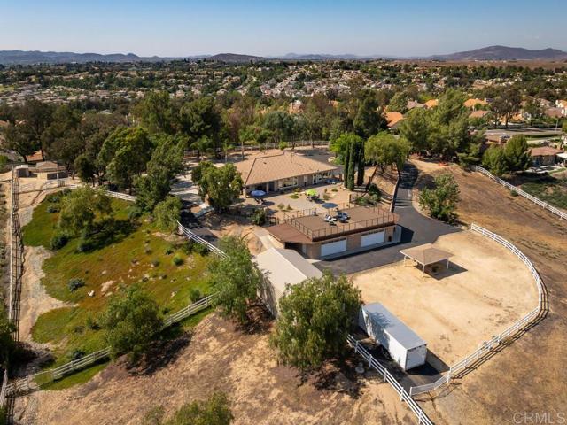 31755 Rancho Vista Road, Temecula CA: https://media.crmls.org/mediaz/2db69671-3033-4f25-acbc-93ac1ae7d11a.jpg